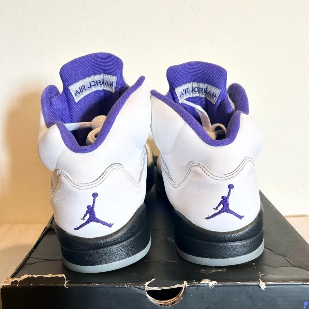 AUTHENTIC Jordan 5 Retro Dark Concord size 8.5 DD0587-141 2022 PRE-OWNED